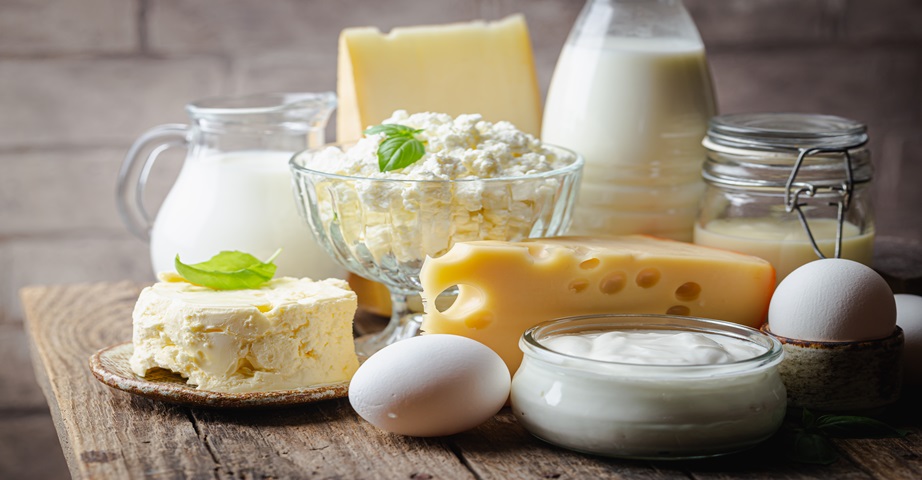  Za źródła sprzężonego kwasu linolowego uznaje się mięso pochodzące od przeżuwaczy oraz produkty mleczne, takie jak masło, śmietana czy ser.