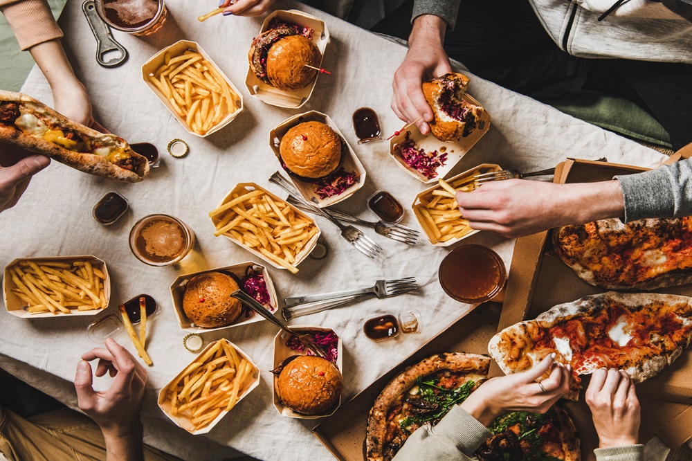 Cheat meal na redukcji - czy warto stosować oszukane posiłki?