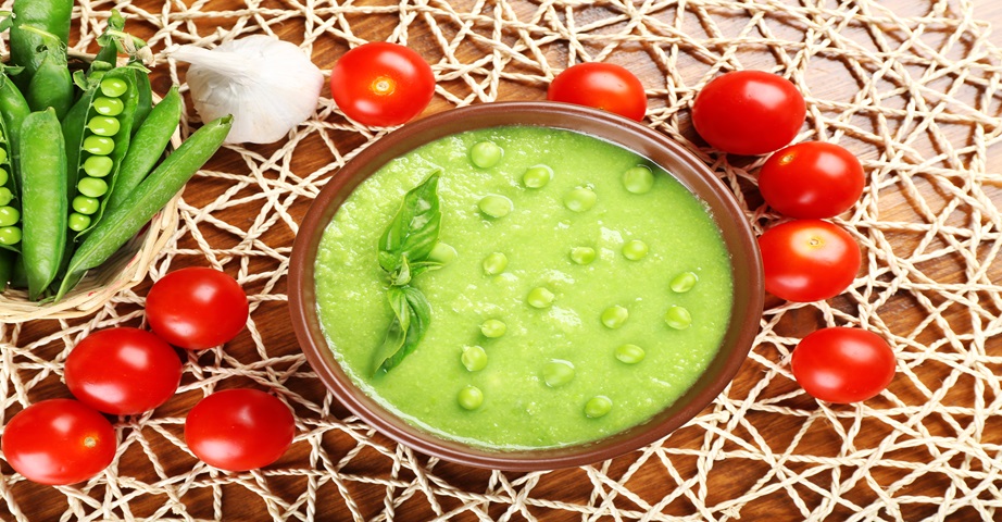 Dobrym posiłkiem dla fleksitarian może być zupa krem z zielonego groszku, która jest sycąca i pożywna, a nie zawiera produktów zwierzęcych.
