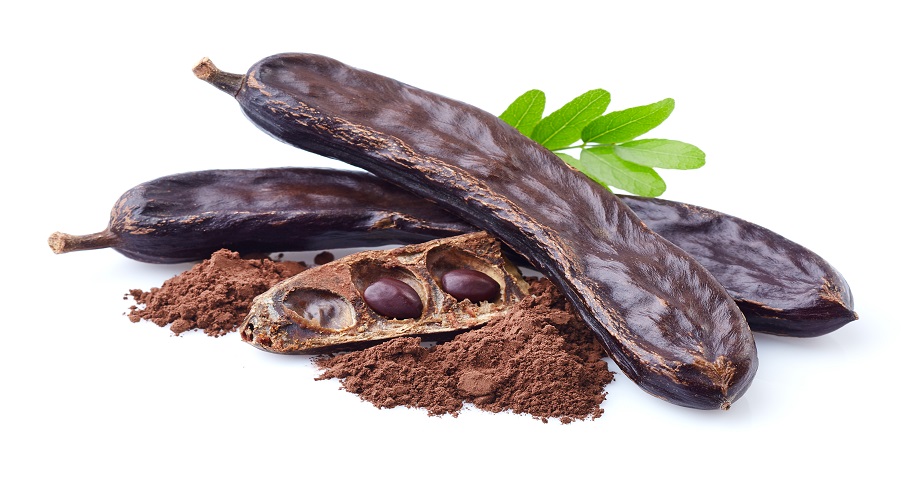 The carob is an interesting alternative to cocoa and a healthy substitute for caramel sugar. How to use the carob?