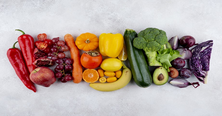 Na diecie wątrobowej można jeść świeże warzywa oraz owoce.