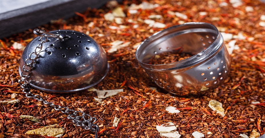 Rooibos to czerwonokrzew afrykański, z którego przygotowuje się napar zwany herbatą rooibos. To źródło przeciwutleniaczy, które m.in. może wspierać pracę układu odpornościowego.