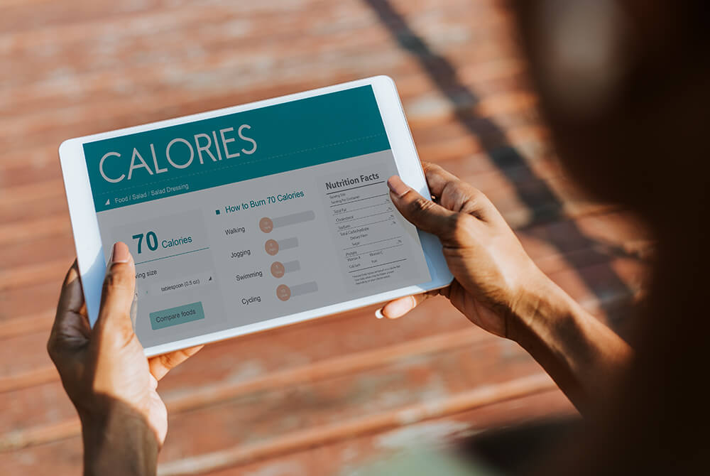 Zapotrzebowanie na kalorie – co to jest, od czego zależy, jak działają kalkulatory kaloryczne?