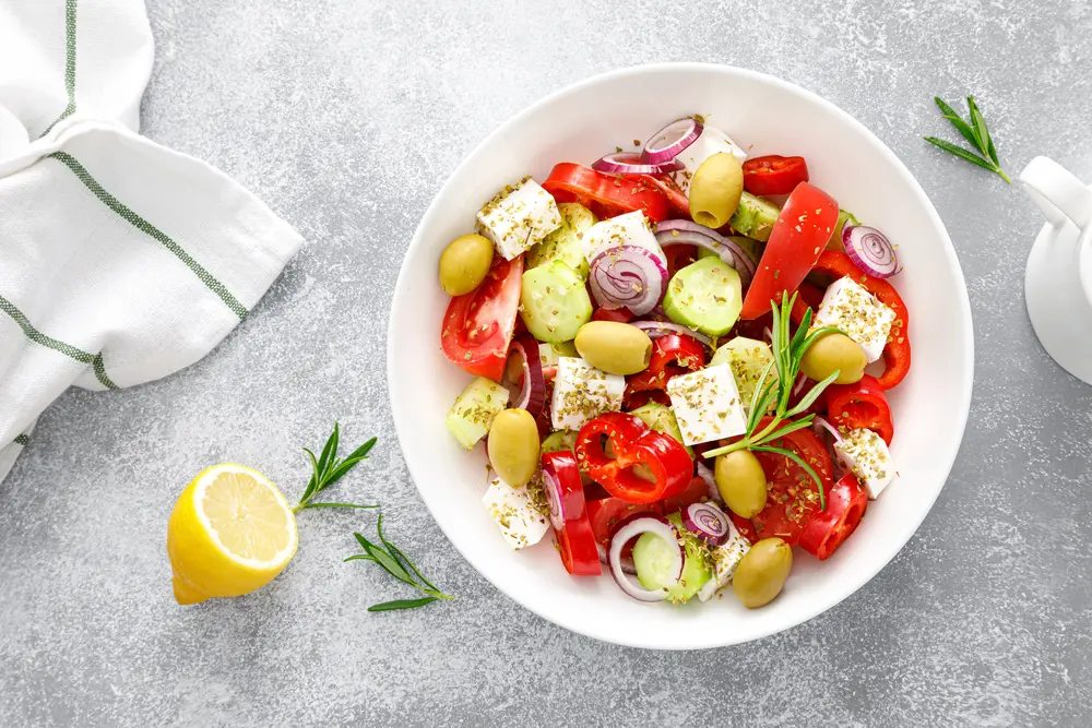 Dieta śródziemnomorska – zasady, lista produktów i przykładowy jadłospis